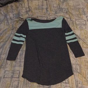 medium sleeve t-shirt